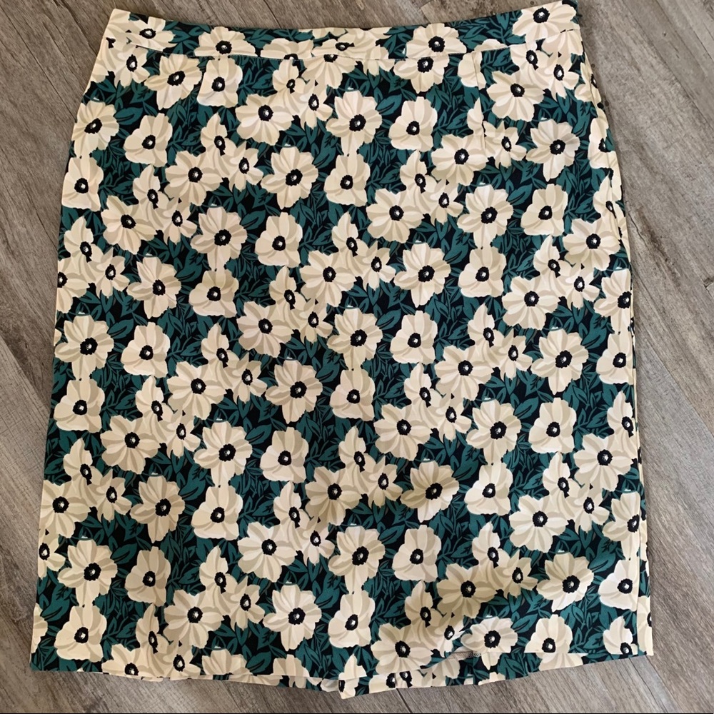Who What Wear | Green/White Floral A-Line Skirt